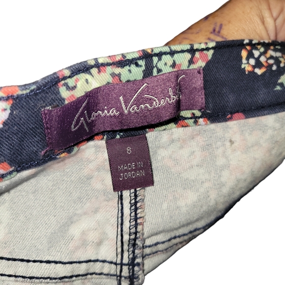 SHORTS Bermuda length Gloria Vanderbilt size 8 "Amanda" - Picture 3 of 5